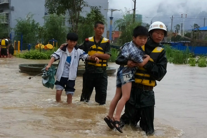 Heavy rain hits Jiangkou county