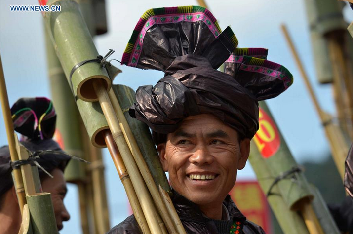 People of Dong ethnic group celebrate Ka Lau chorus festival