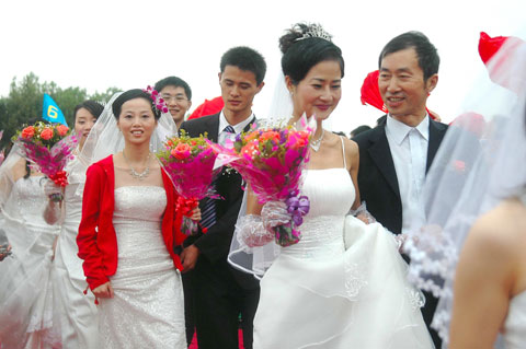 Mass wedding ceremony in Hangzhou