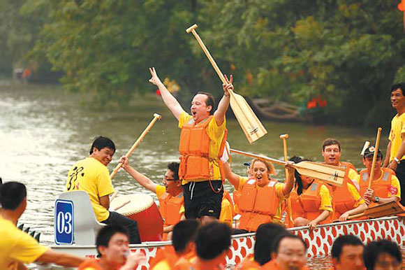 Dragon boat races highlight Hangzhou culture