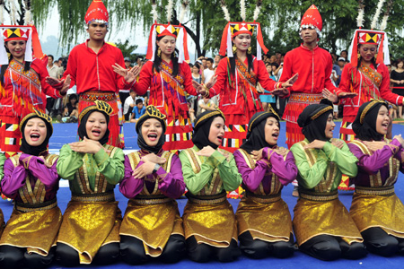 West Lake Int'l Carnival kicks off in Hangzhou