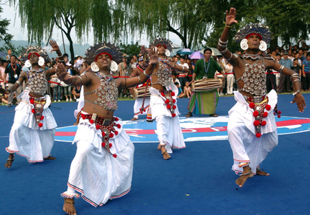 West Lake Int'l Carnival kicks off in Hangzhou