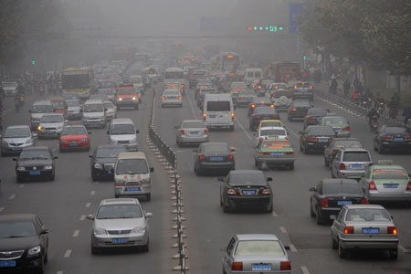 Thick fog disrupts traffic in central, eastern China