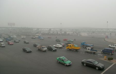 Thick fog disrupts traffic in central, eastern China