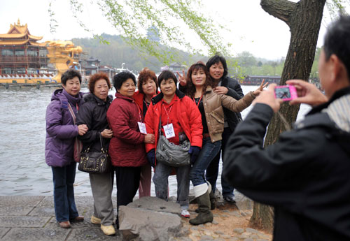 210 grassroots from Taiwan visit E China's Hangzhou