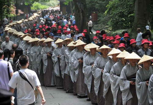 Monks hold mendicants' walk on Day of Buddha's Coming