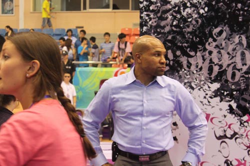 Derek Fisher witnesses romantic proposal in Hangzhou