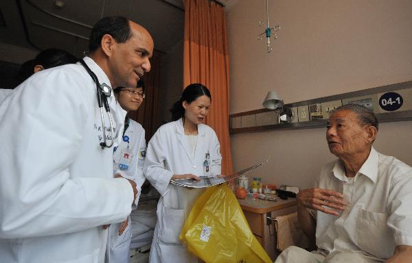 American general medical practitioner to train Chinese medical doctors