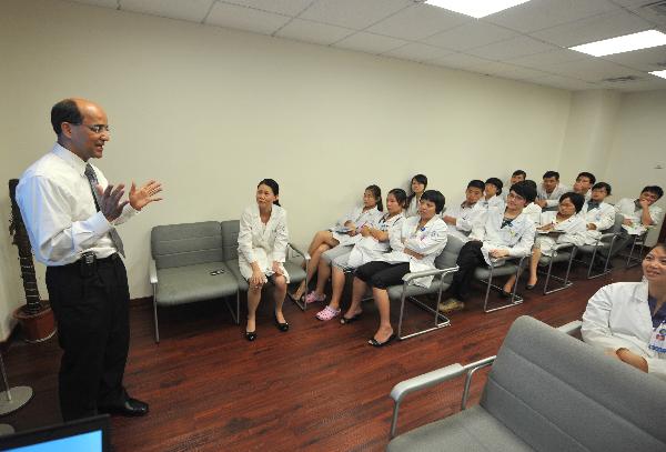 American general medical practitioner to train Chinese medical doctors