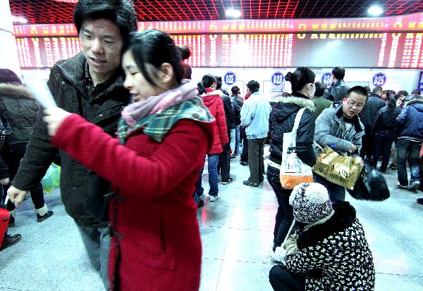 Temporary windows open to sell spring festival tickets in E. China