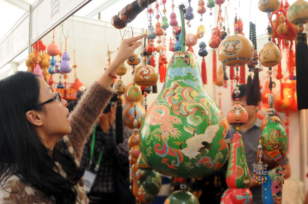 Folk art festival opens in Hangzhou