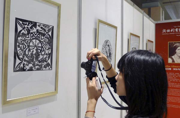 Austrian paper cutting exhibit tours E China