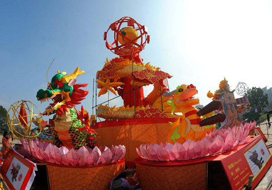 Dragon lanterns made to celebrate Lantern Festival in China's Hangzhou