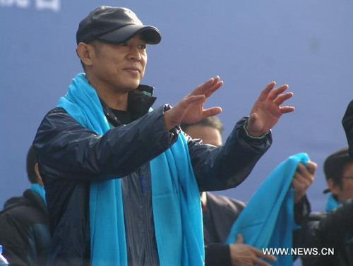 Jet Li attends charity campaign in Hebei