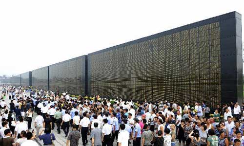 Tangshan mourns quake victims