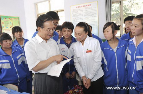 Chinese Premier calls on teachers to dedicate selves to rural education