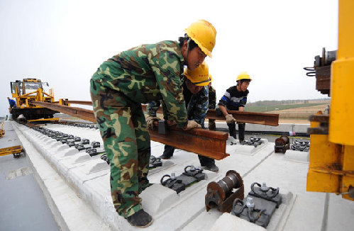 Train from Beijing to Shanghai in 4 hours on track