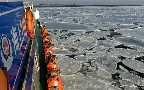 Cold snap creates thick sea ice in Bohai Bay