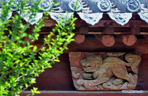 Architectural sculptures preserved in Henan