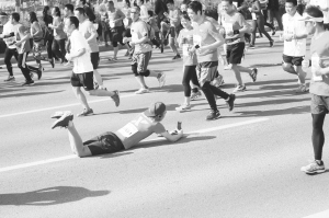 Running total of 200 Nanyang runners take part in marathon