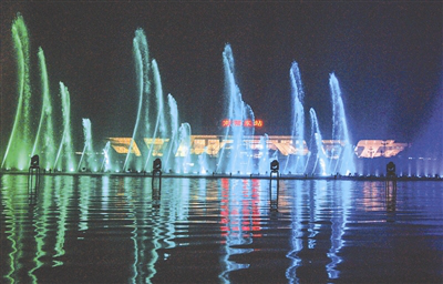 Nanyang water screen show delights viewers