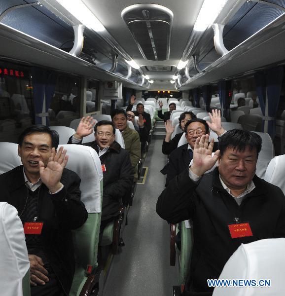 NPC deputies from C China's Henan arrive in Beijing