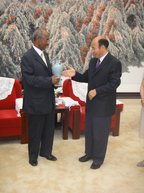 Ethiopian ambassador visits Pingdingshan