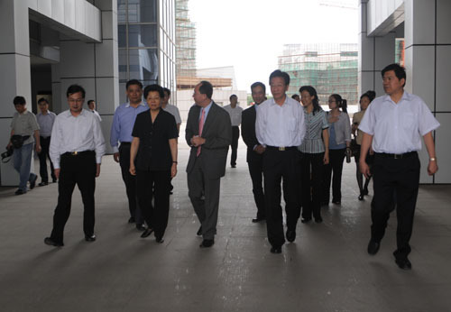 Vice Minister of Commerce of China visited Huaqiao International Service Business Park