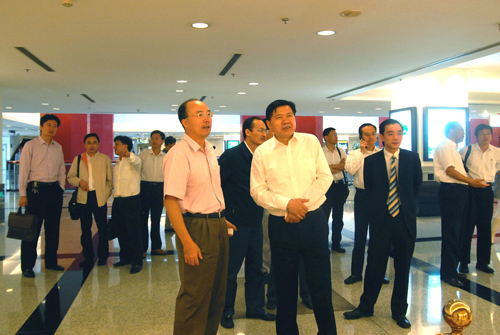 Local officials learn from Shanghai