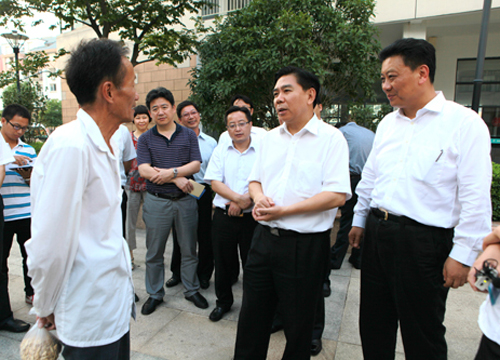 Reform and development officials investigate Huaqiao