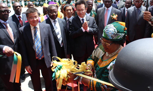 Malawian president cuts ribbon for Kapichira Hydropower Station Phase II Project