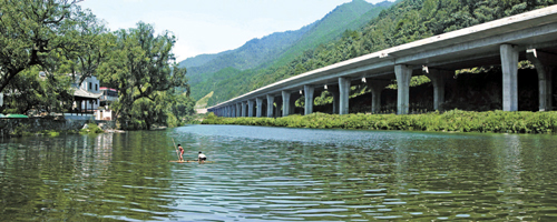 The Jingwuhuang (Chang) Expressway (China)