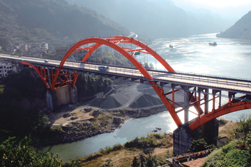 The Liantuo Highway Bridge dedicated to the Three Gorges Project (China)