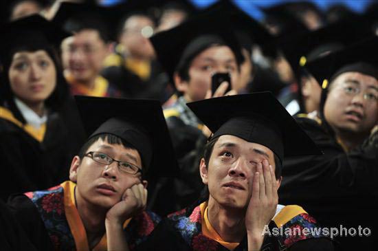 7,780 graduates at biggest-ever commencement
