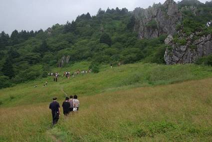 Visits to Mt. Shennongjia peaks