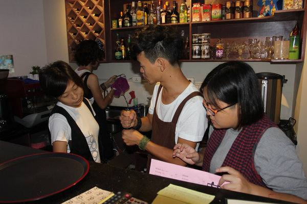 Sign language spoken at cafe in C China