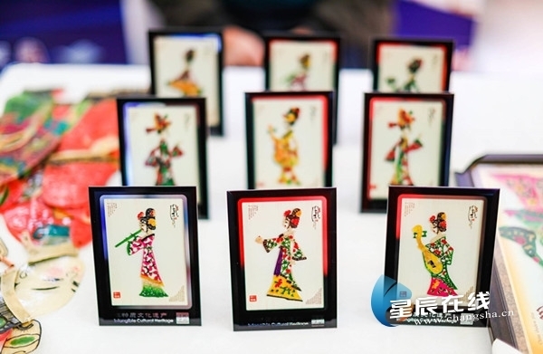 Hunan enterprises promote intangible cultural heritage items via internet plus