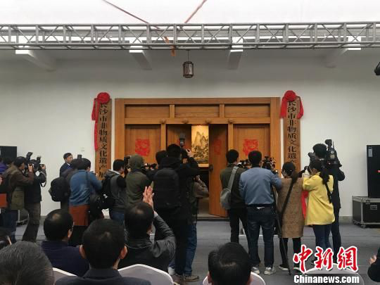 Thousands of intangible cultural heritages debut in Changsha