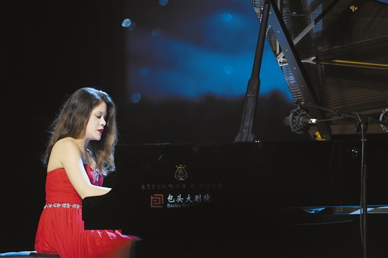 Swiss pianist gives concert in Baotou