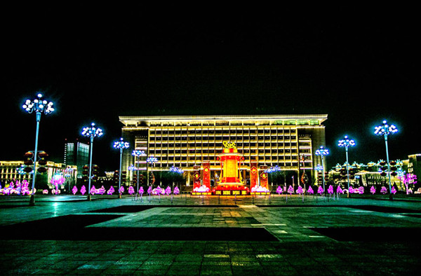 Lantern shows light up Baotou city