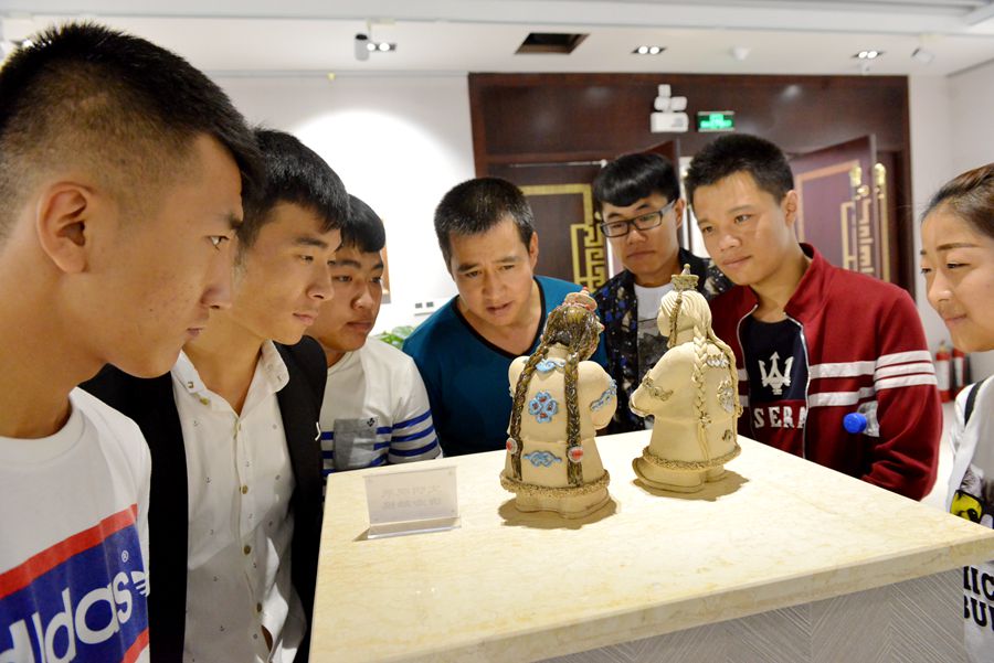 Inner Mongolia Normal University has art exhibit in Wuhai