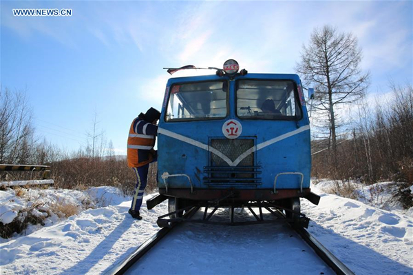 Railway workers on duty to ensure safety during holiday travel rush