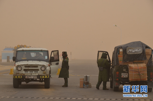 Inner Mongolia border guards stay put even in a sandstorm