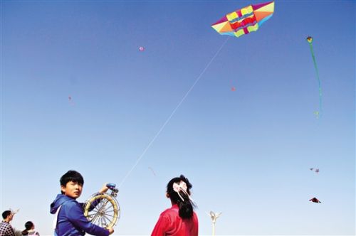 Young people’s kite competition in Inner Mongolia