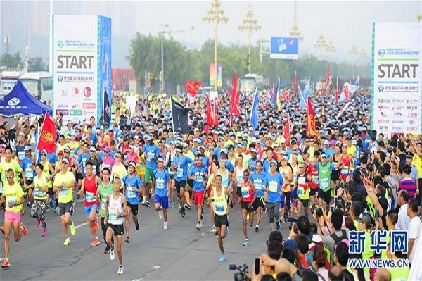 Thousands flock to Ordos for international marathon