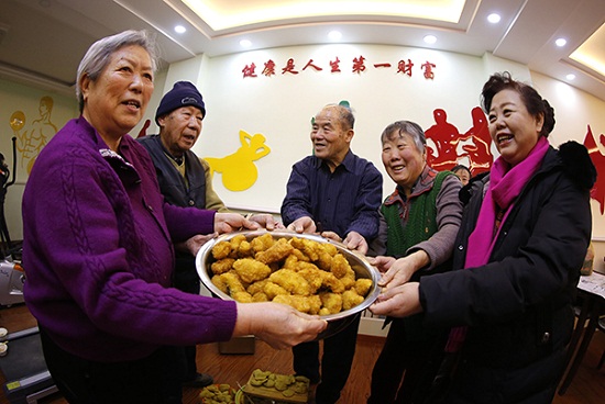 Hohhot residents welcome kitchen god festival