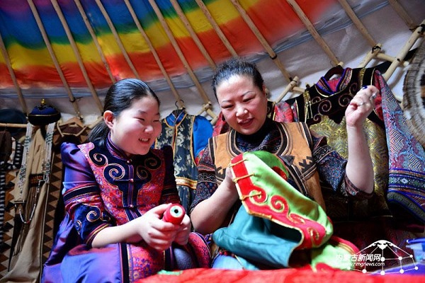 Multiple ethnic customs enrich Hulunbuir