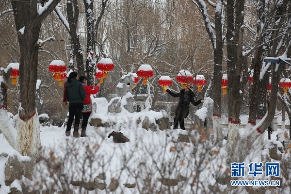 Snow provides entertainment in Hohhot