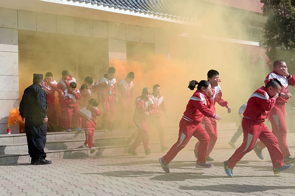 Firefighting education held at Hohhot school