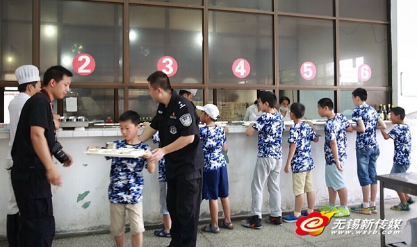 Summer camp gives kids glimpse into lives of police and firefighters